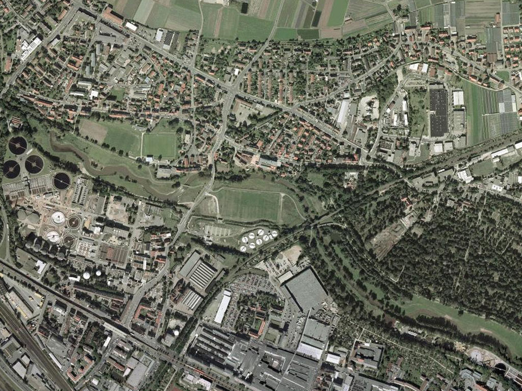 scheiss GPS, geht leider noch nicht... -  hiEr iSt SChniEgLiNG, DooS, MuGgeNhOf zu SehEn! Im NordeN Der PeGniTz Die BrEtteRGarTenStrAße, Im SüDen DiE FüRtHer StrAssE!